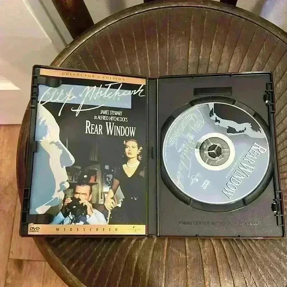 Rear Window DVD - Picture 2 of 3